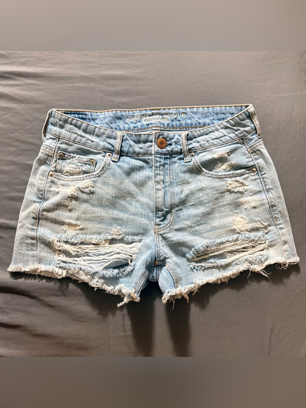 American Eagle Tomgirl Sz 6 Mid Rise Jean Shorts Blue Denim Distressed Cut Off